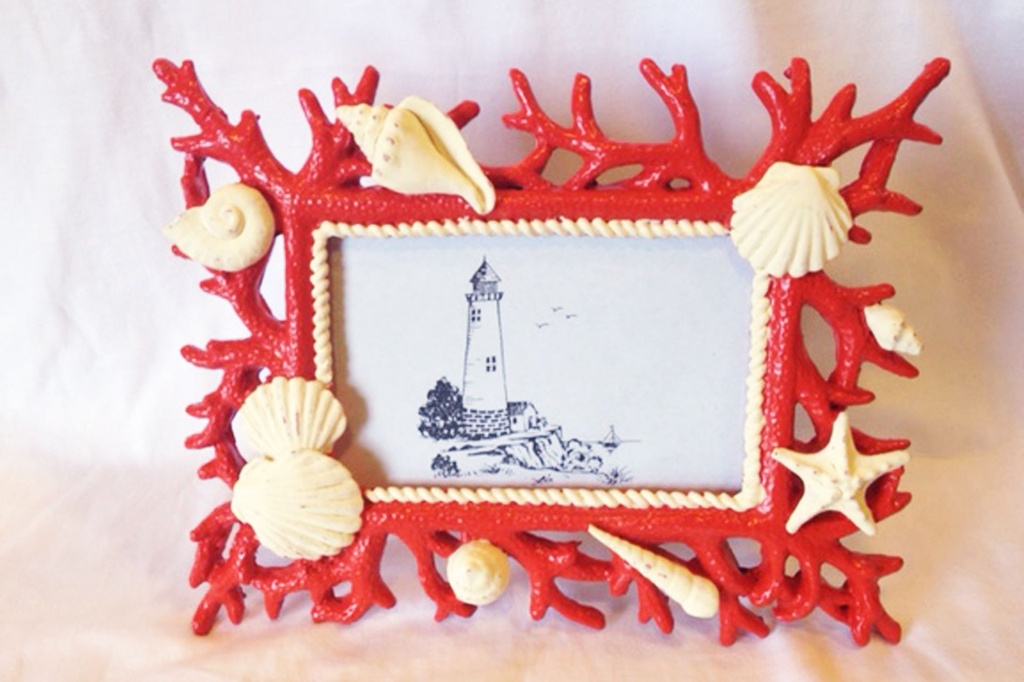 PORTAFOTO RESINA RAMO C/CONCH. 24x19,5x3.5 ROSSO 