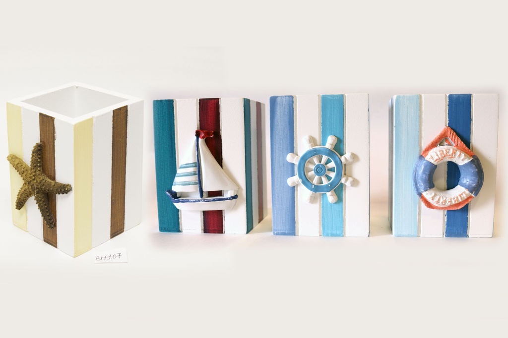 PORTAPENNE LEGNO E RESINA H 11*9*9 