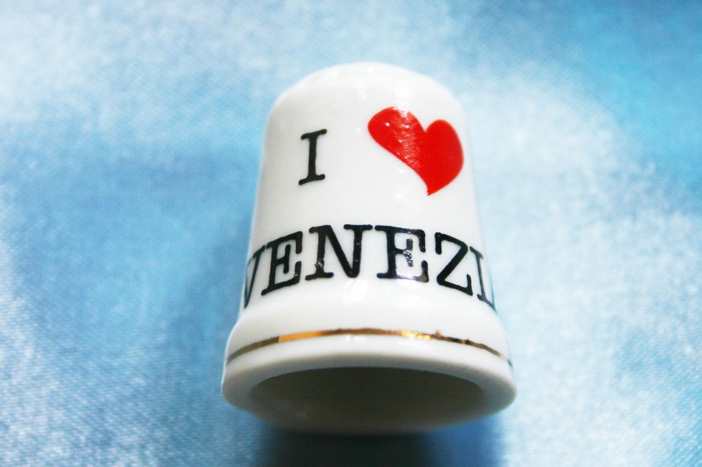 DITALE CERAMICA C/SCATOLA "I LOVE VENEZIA" 