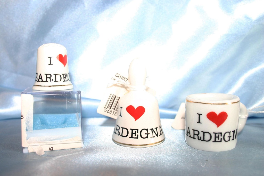 CAMPANELLA CERAMICA C/SCATOLA "I LOVE SARDEGNA" 