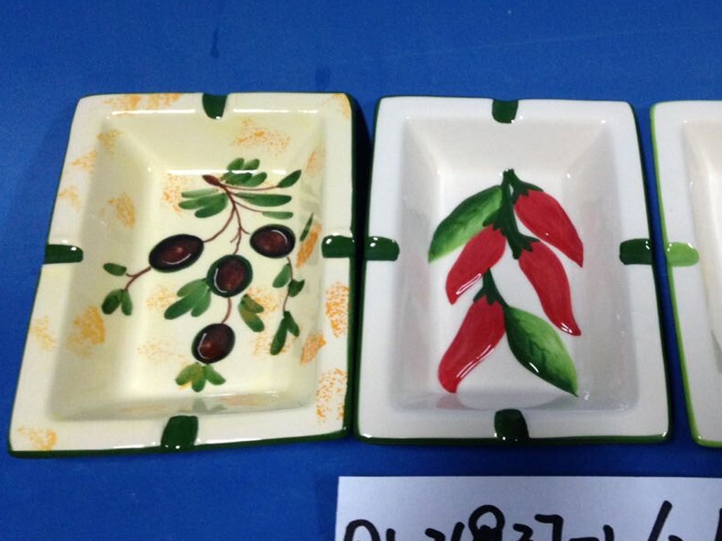 POSACENERE QUADRATO CERAMICA C/OLIVE 