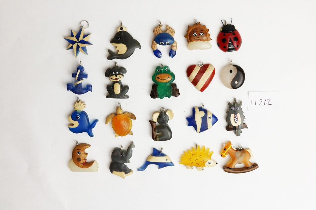 PENDENTI LEGNO E RESINA PER COLLANE 20 S 