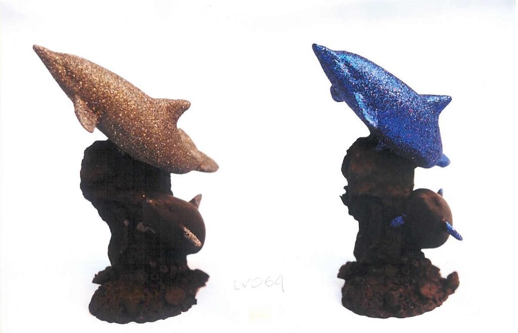 COPPIA DELFINI SU BASE RESINA 