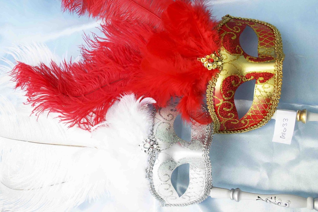 MASCHERA PLASTICA COLOMBINA C/3 PIUME E MANICO 