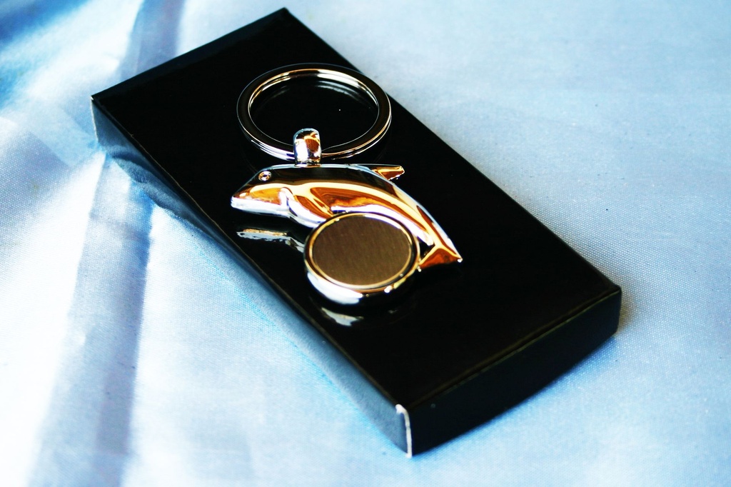 PORTACHIAVE MET.DELFINO PERS. C/SCATOLA 