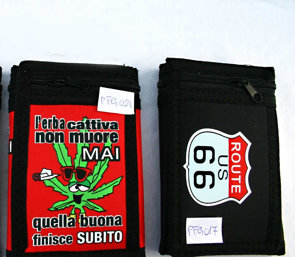 PORTAFOGLI STOFFA A STRAPPO FOGLIA SCRITTE 