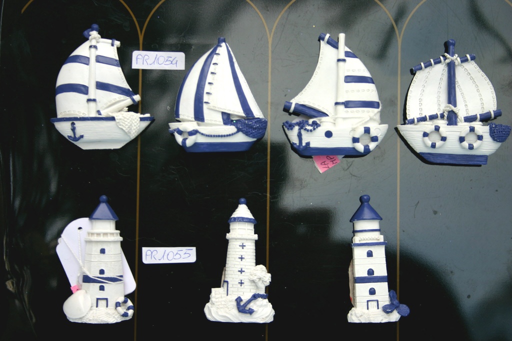 MAGNETE BARCA RESINA BIANCA/BLU 4 MOD. 