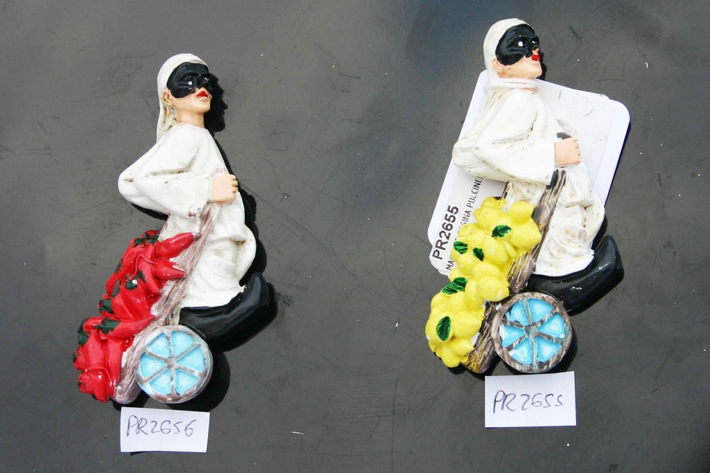 MAGNETE RESINA PULCINELLA CARRIOLA LIMONI 