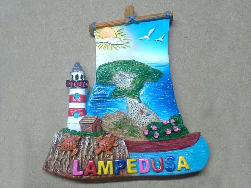 MAGNETE RESINA FARO BARCA LAMPEDUSA 
