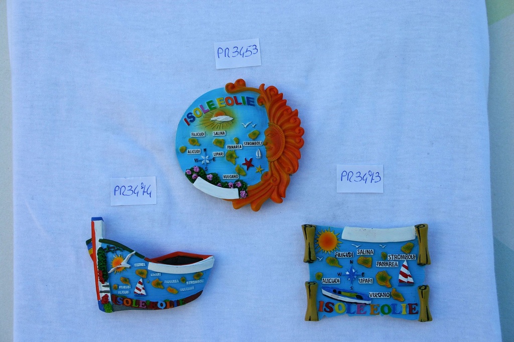 MAGNETE RESINA VEDUTA ISOLE EOLIE C/SOLE 