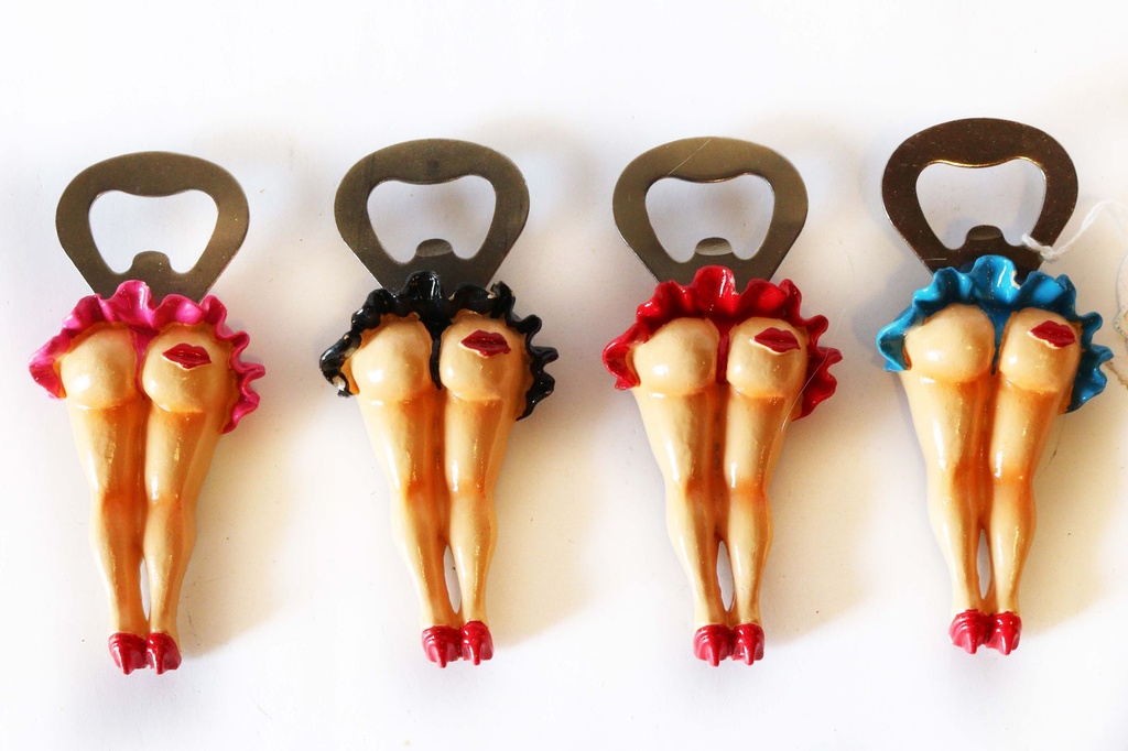 MAGNETE RESINA GAMBE APRIBOTTIGLIA 4 MOD 