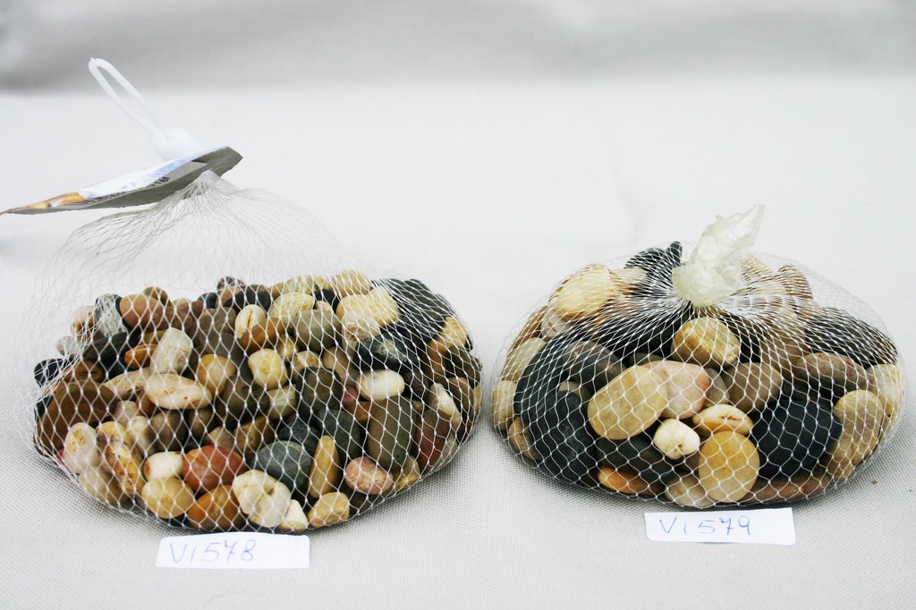 SACCHETTO C/SASSI NATURALI MED MULTICOLOR Â½ Kg. 