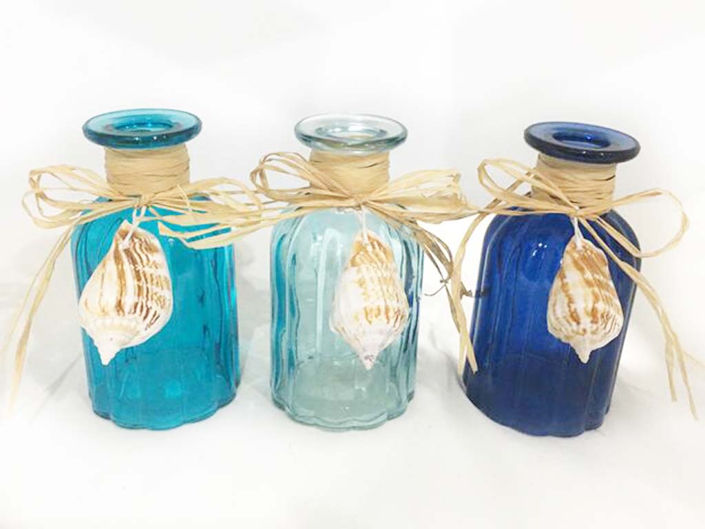 BOTTIGLIA VETRO C/RAFFIA E CONCH 